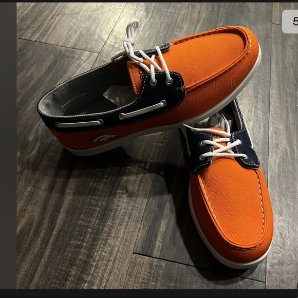 Denver Broncos NFL Men's Side Logo Slip-On Canvas Shoes, Size 9- New - Picture 6 of 10